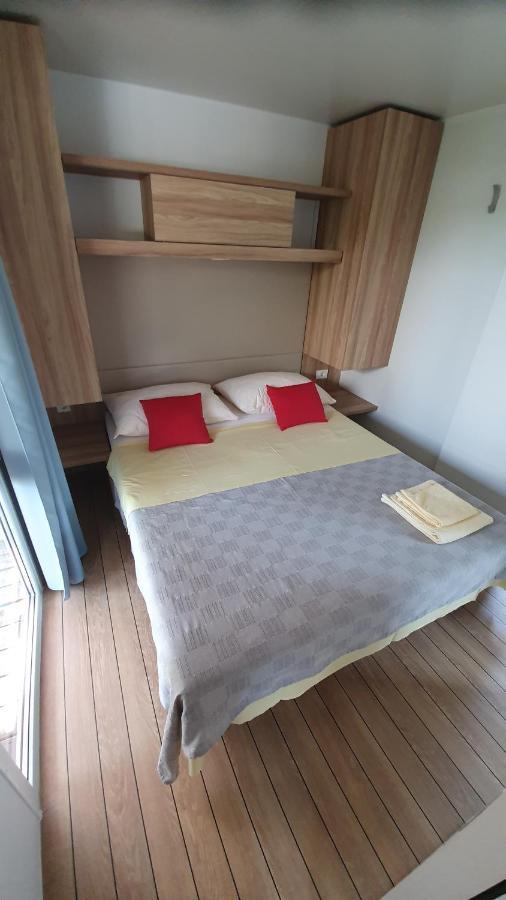 Mobile Homes Suha Punta Kampor ภายนอก รูปภาพ