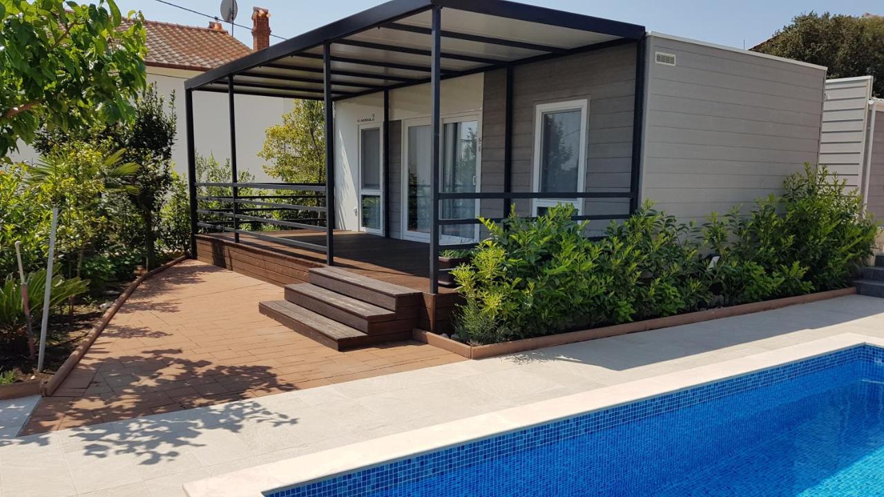 Mobile Homes Suha Punta Kampor ภายนอก รูปภาพ