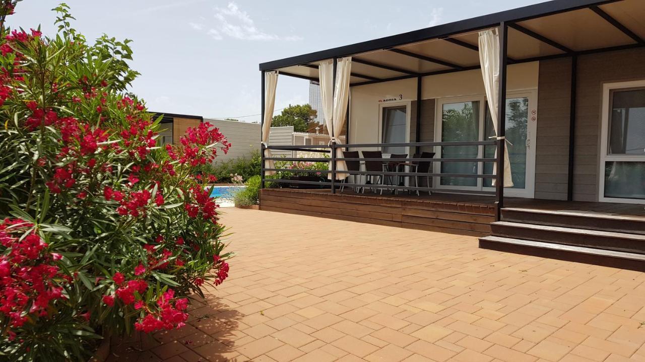 Mobile Homes Suha Punta Kampor ภายนอก รูปภาพ