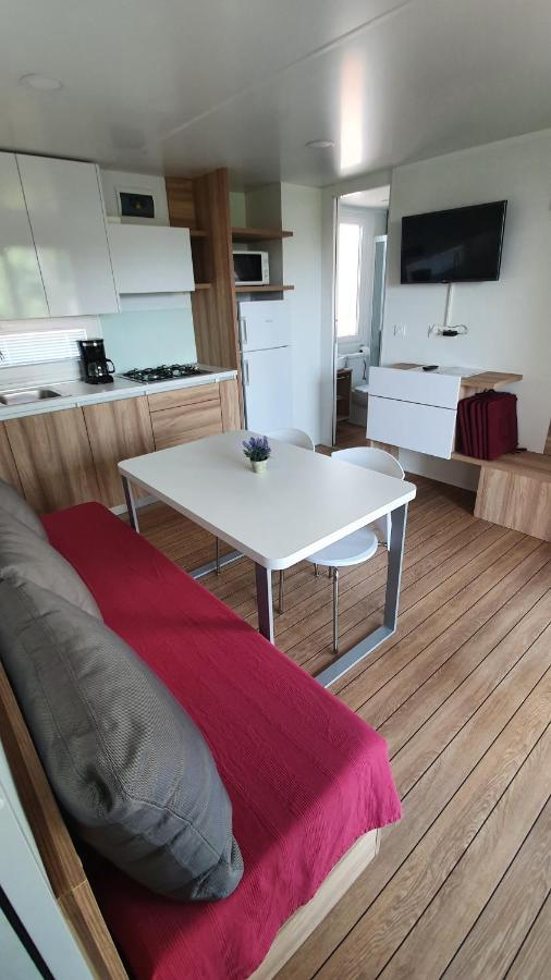 Mobile Homes Suha Punta Kampor ภายนอก รูปภาพ
