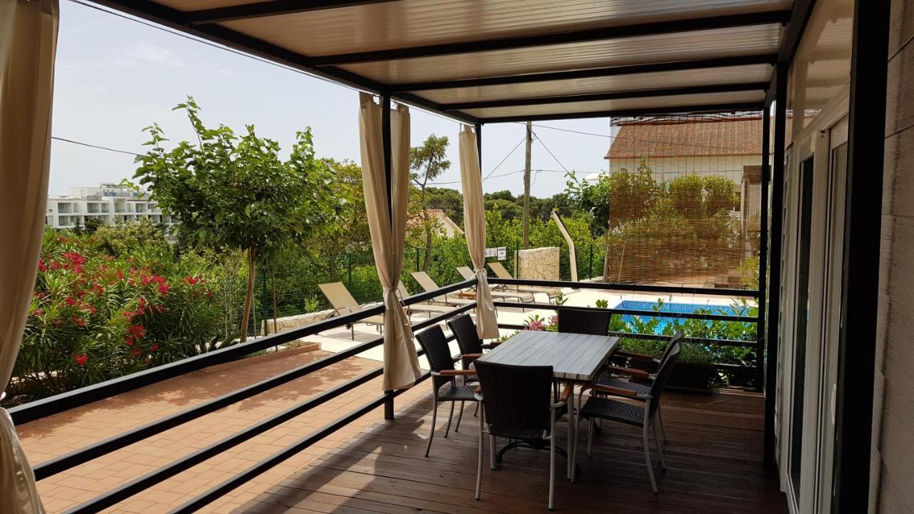 Mobile Homes Suha Punta Kampor ภายนอก รูปภาพ